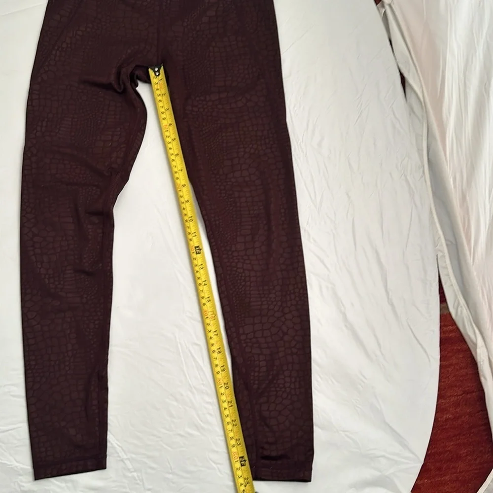 Sweaty Betty All Day maroon snake textured 7/8 leggings